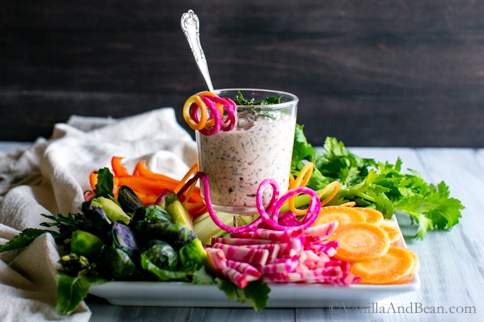 Crudité with Garlicky Kale and Quinoa Yogurt Dip | Vanilla And Bean