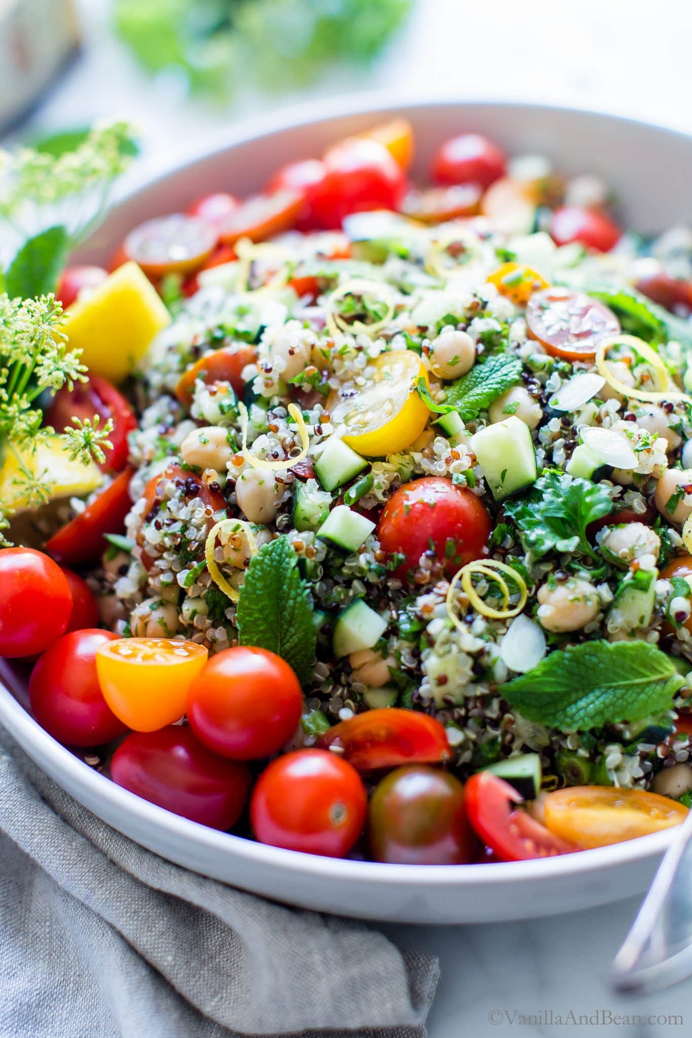 Quinoa Tabbouleh Salad with Chickpeas Recipe