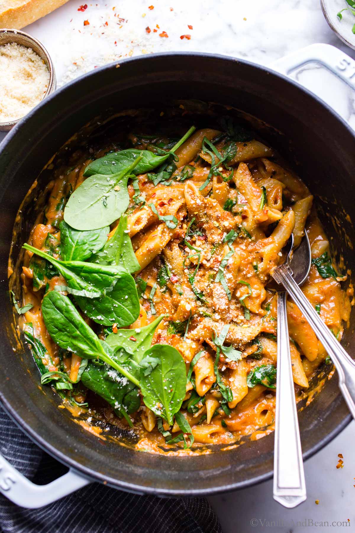 35-Minute One Pot Pasta with Tomato and Mascarpone Sauce