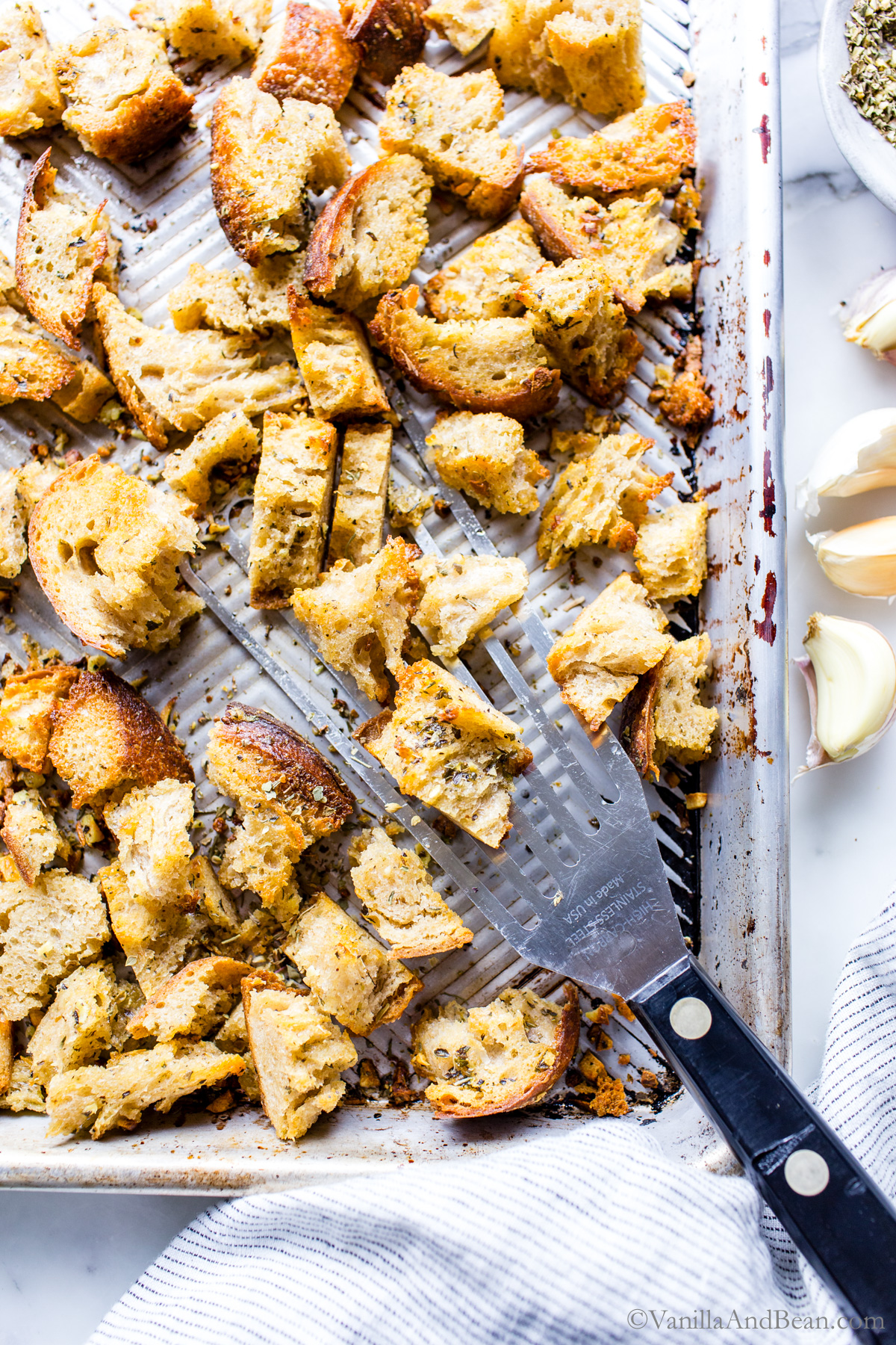 Oven Baked Crunchy Garlic Butter Croutons